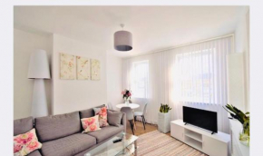 Super location 1min from metro 10min from Camden
